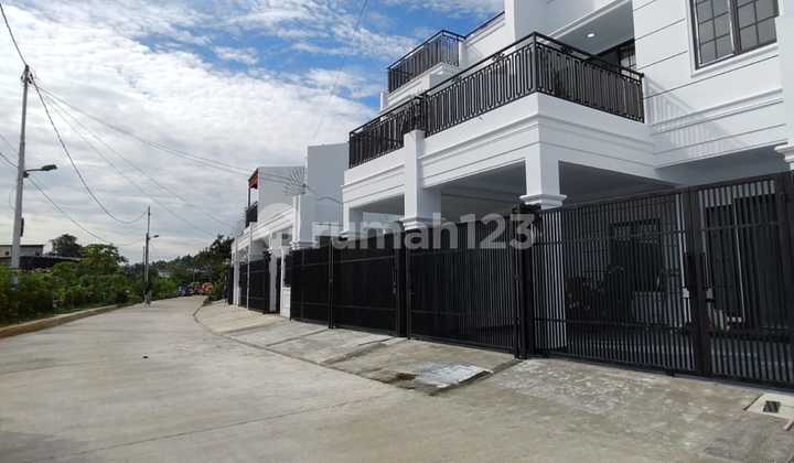 New House in Kav DKI Complex, Pondok Kelapa, East Jakarta