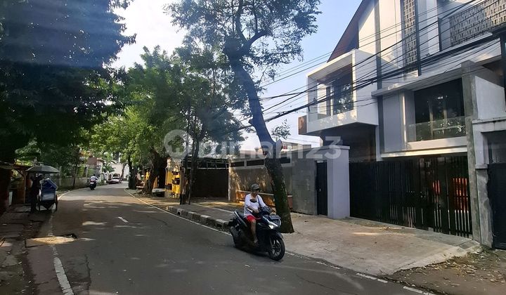 Rumah Mewah 3 Lantai Non Cluster Di Duren Sawit Jakarta Timur 2