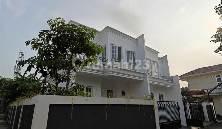 Rumah Baru Design American Classic Jatiwaringin Bekasi 