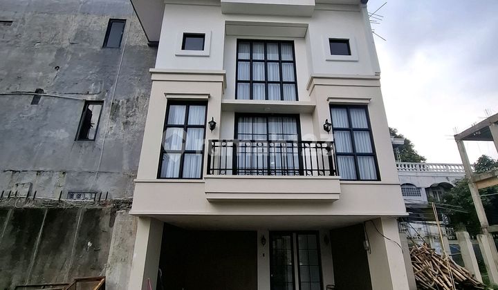 Rumah Cluster 3,5 Lantai Di Mampang Prapatan Jakarta Selatan