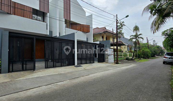 Rumah Baru Modern Tropis Dalam Komplek Di Duren Sawit,jakarta Tim 2