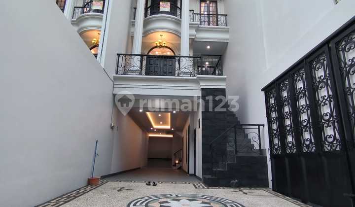 Brand New Rumah Classic Pejaten Barat Pasar Minggu Jakarta Selata 2