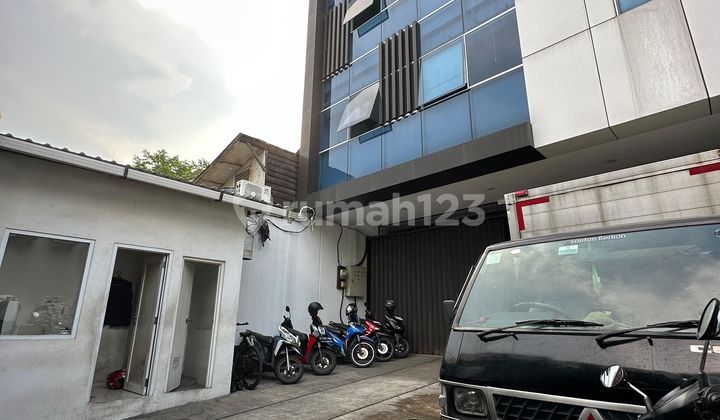 Office Building For Sale Ready to Use in Taman Sari, West Jakarta 2