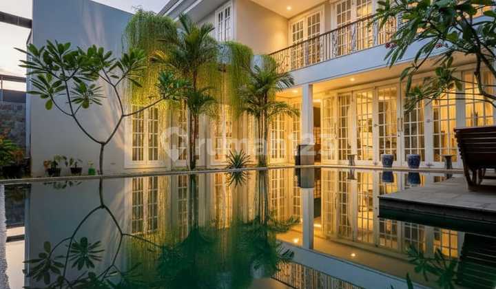 Rumah Mewah Semi Furnished dengan Private di Condet Jakarta Timur