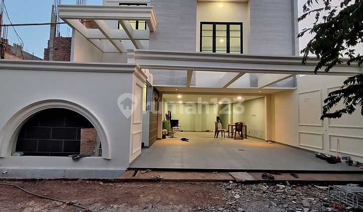 3-Story New Townhouse in Duren Sawit, East Jakarta 2