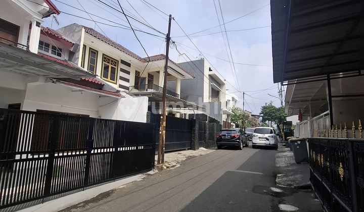 Quick Sale Ready-to-Occupy Flood-Free House in Pd Bambu East Jakarta 2