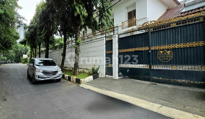Rumah Mewah Di Prime Area Simprug Golf Jakarta Selatan