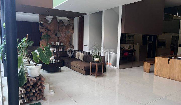 Rumah Bagus Semi Furnished SHM di Panglima Polim, Jakarta Selatan 3