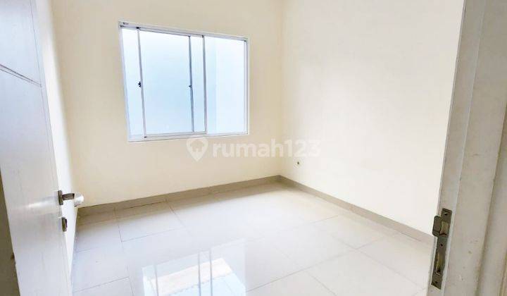 Rumah Di Green Lake City Luas 10x18 2 Lantai Hadap Utara Hrg 4.7m 2