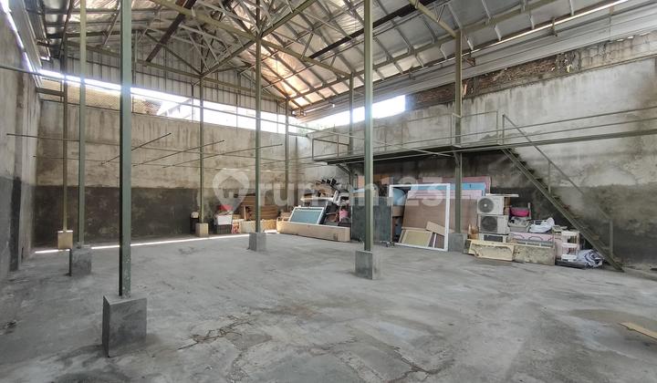 Gudang 200 m2 plus mess 100 m2 SHM Cempaka Putih, Jakarta Pusat 1