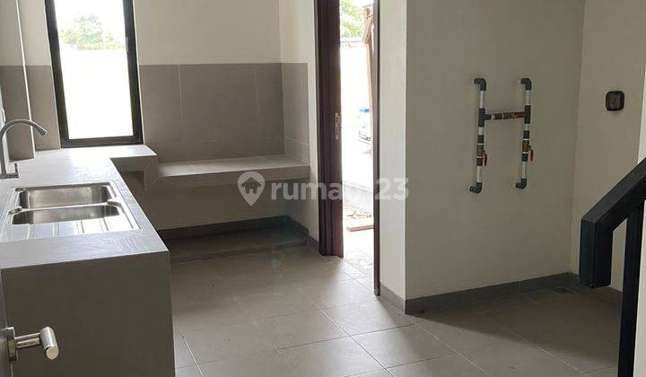 Rumah 2 Lantai Di Suvarna Sutera Siap Huni 2