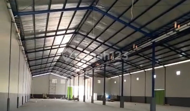 Warehouse with 40 Feet Container Access for Rent in Pakuhaji, Tangerang