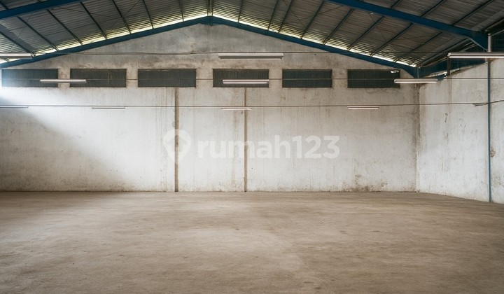 Warehouse for Rent with 40 Feet Container Access in Jati Uwung, Tangerang