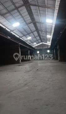 For Rent Warehouse by Main Road in Kadu Jaya Tangerang