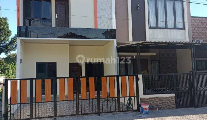 Rumah 2 lantai, jalan utama di Serdang asri, Citra Raya 2