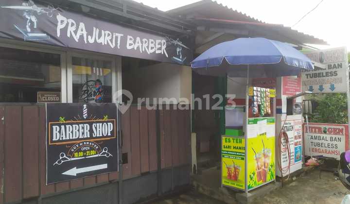 Rumah Kostan dan Usaha di Jalan Utama Komplek Metland Cileungsi. Rumah Kostan dan Usaha di Jalan Utama Komplek Metland Cileungsi.