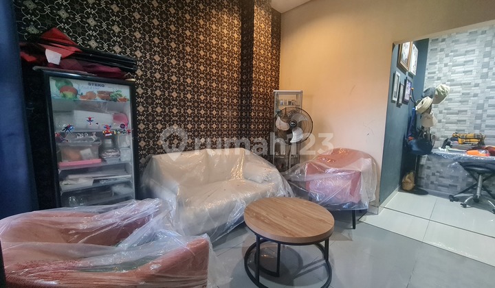 Rumah Bergaya Minimalis Dekat Taman Tekno, Serpong 2