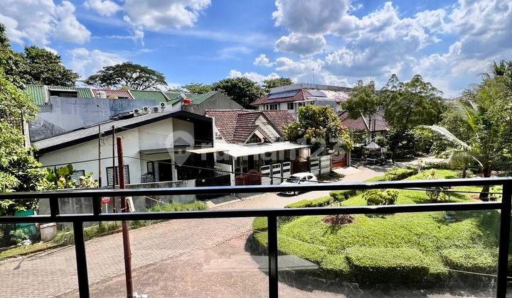 Brand New Modern, Lokasi Hook, Depan Taman di Melati Mas 2