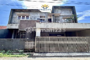 Rumah Bergaya Minimalis Dekat Taman Tekno, Serpong