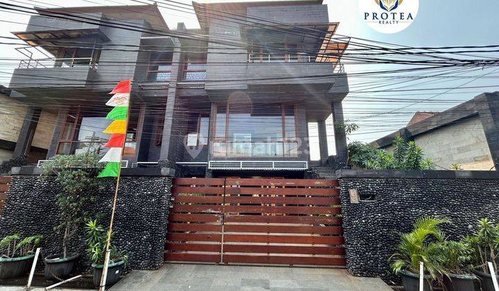 Rumah Baru Estetik Dilengkapi Lift Di Pejaten 1