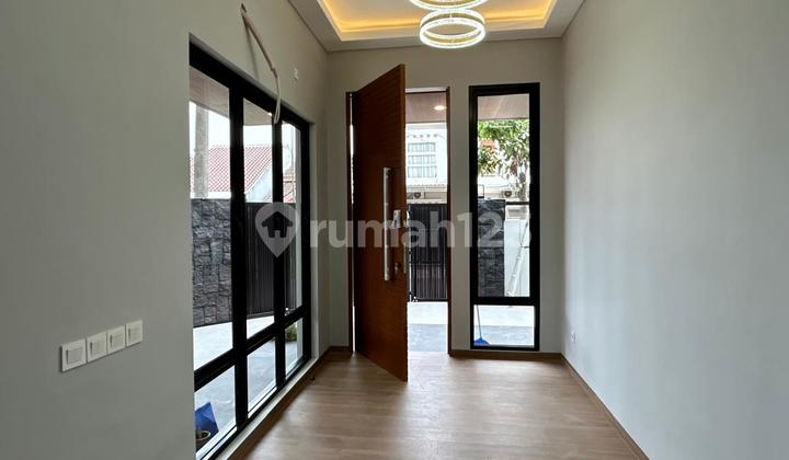 Rumah Minimalis Modern 2 Lantai di Griya Loka, BSD 2