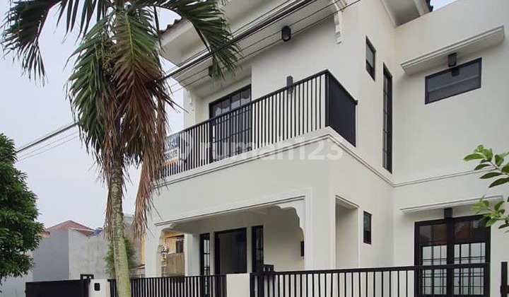 Rumah 2 Lantai, Lokasi Strategis Dekat Sekolah Ora Et Labora Bsd