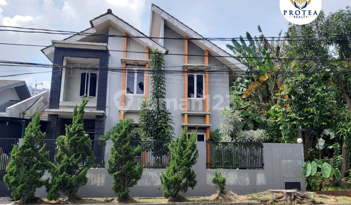 DIJUAL RUMAH 2 LANTAI LOKASI STRATEGIS BANGET DI BSD DIJUAL RUMAH 2 LANTAI LOKASI STRATEGIS BANGET DI BSD