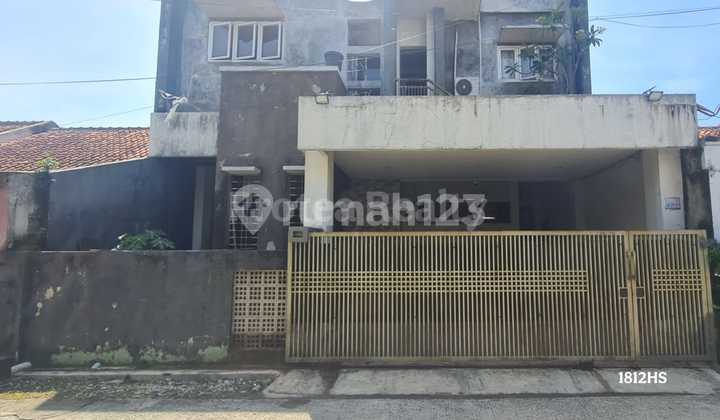 Dijual Rumah 3 Lantai Dalam Perumahan, Lokasi Strategis Dekat Stasiun Serpong Dan Pintu Tol BSD