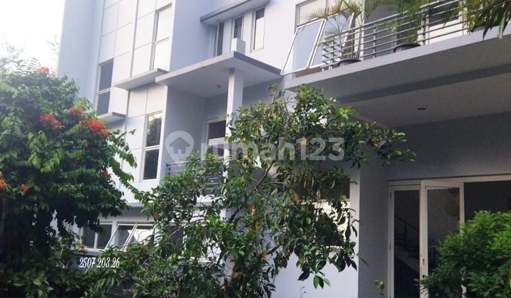 Rumah Nyaman Di Taman Telaga Golf, Serpong, Bsd Rumah Nyaman Di Taman Telaga Golf, Serpong, Bsd