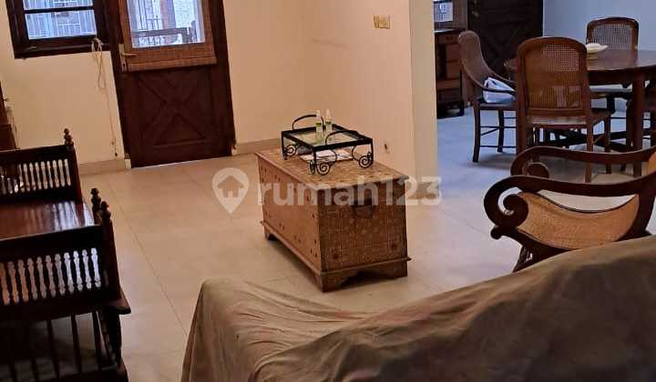 Rumah dengan design unik di Perumahan Sinar Pamulang 2