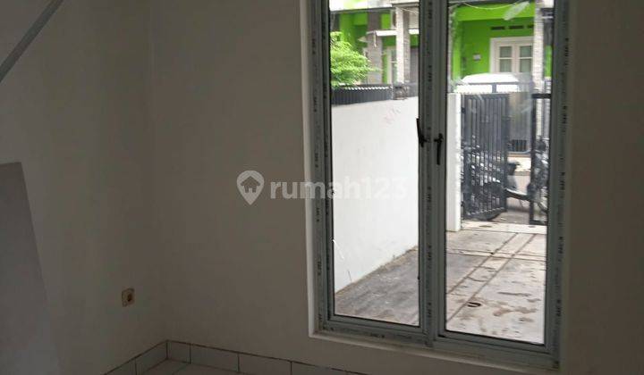 Rumah dalam cluster Rasamala di Paradise Serpong City 2