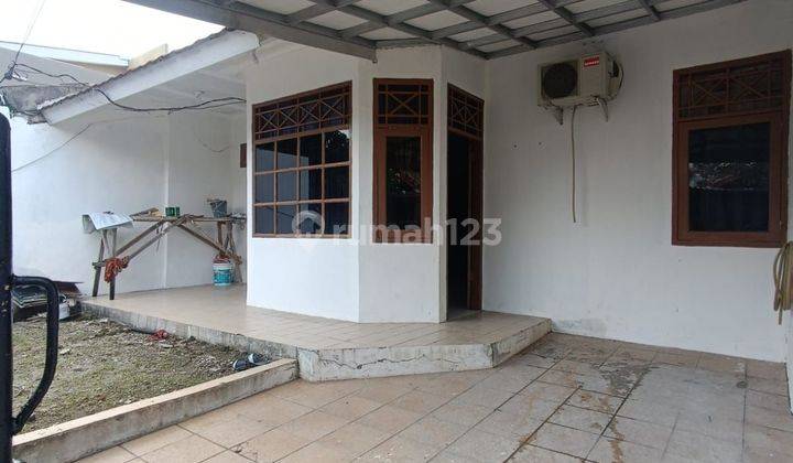 Rumah di dalam komplek di Vila Pamulang 2