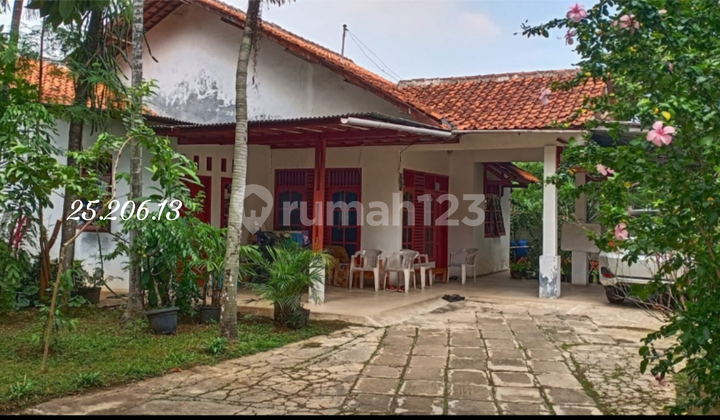 House in a Strategic Location in Jombang