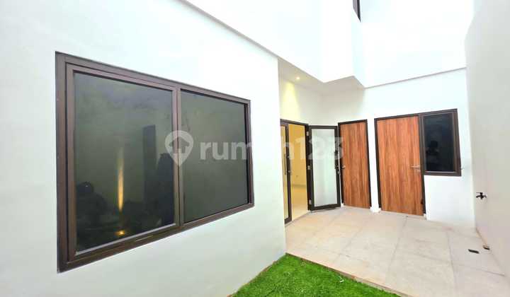 Rumah Baru 3 Lantai, Siap Huni 2