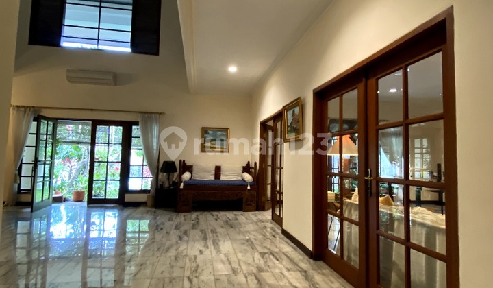 Rumah Classy, Elegan+ Material Solid Jati di Lokasi Strategis 2