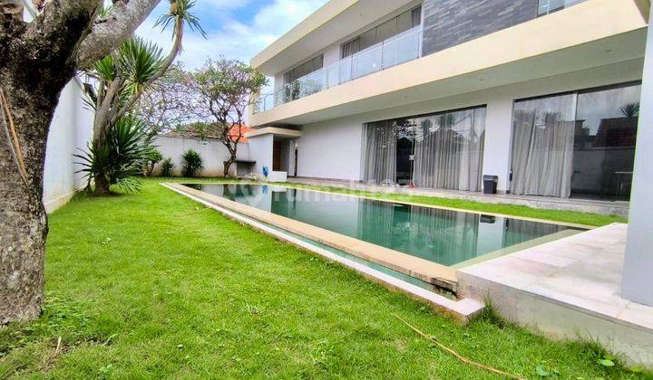 Villa modern tumbak bayuh mengwi 1