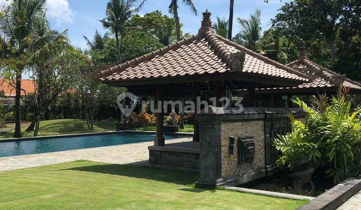 Pemelisan Agung Villa Jimbaran Badung 2