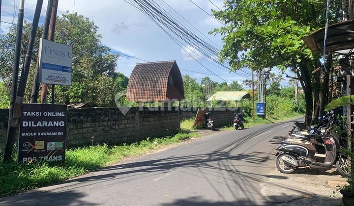 Tanah Utama Dewi Saraswati 3 Seminyak Badung