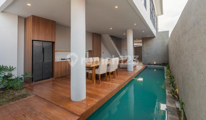 Brand New Contemporary Luxury Villa