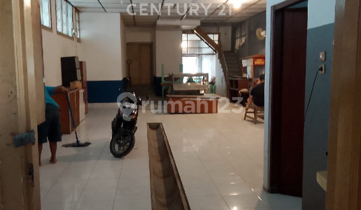 Store / Strategic Business Space in Bandung City, Bandung