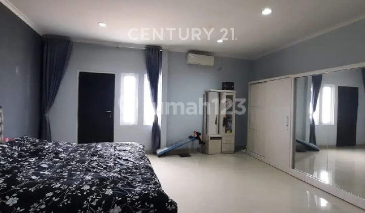 Rumah Serbaguna untuk Tempat Usaha Sayap Astana Anyar