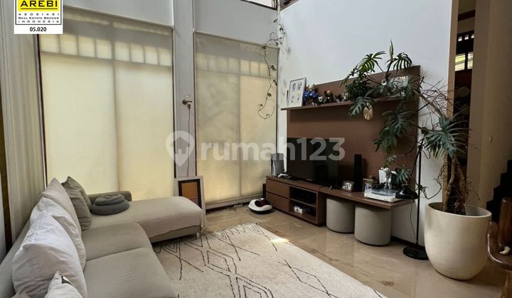 Rumah Nyaman Sangat Strategis di Kawasan Premium Setiabudi Bandung 2