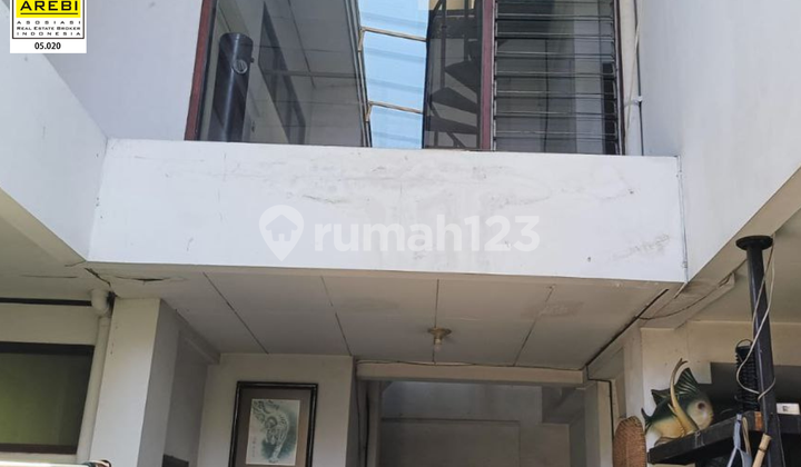 Rumah Harga Hitung Tanah Tengah Kota di Dekat Jalan Riau Bandung Rumah Harga Hitung Tanah Tengah Kota di Dekat Jalan Riau Bandung