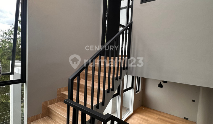 Rumah Ala Villa Tengah Kota Setiabudi Bandung 2