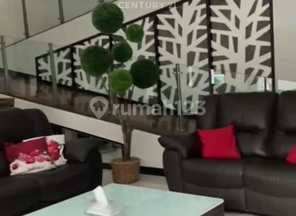 For Rent Unique House In Kota Baru Parahyangan