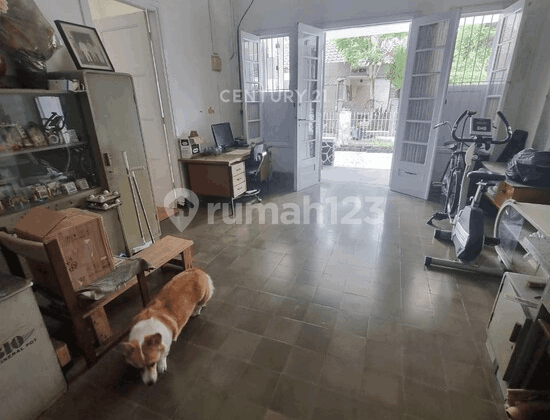 Rumah Ala Belanda Nyaman dan Strategis di Sayap Jalan Riau Bandung 2