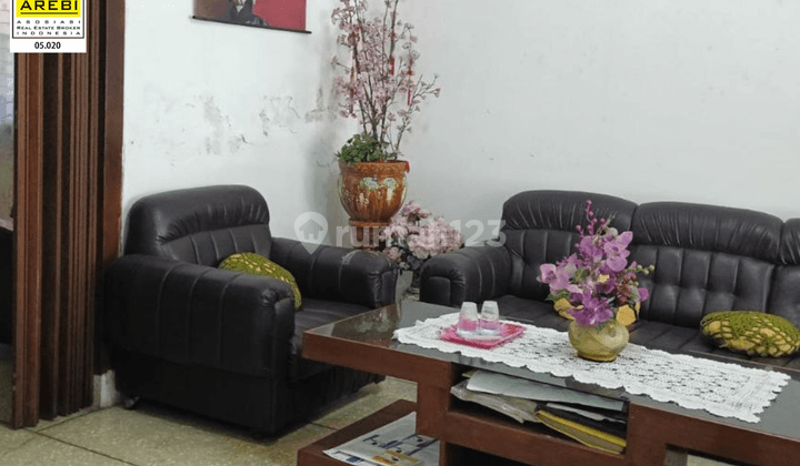 Jual Rumah 2 Lantai Harga Hitung Tanah Tengah Kota Di Dekat Jalan Riau Bandung 1