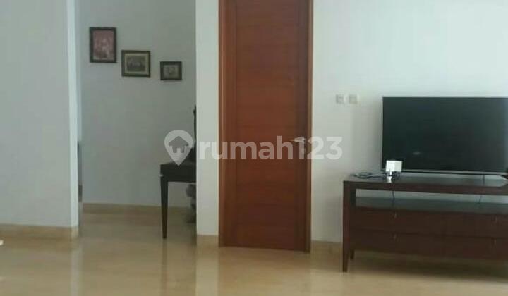 Dijual rumah didalam cluster + swimming pool  Jakarta selatan. 2