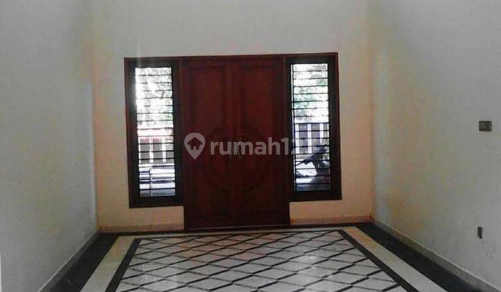 Rumah Semi Furnished di Kemang, Jakarta Selatan 2