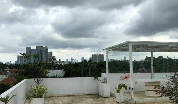 rumah bagus, rooftop, lift, lingkungan asri dikemang jakarta selatan 2